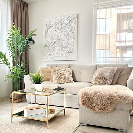 The Elite Suite II Downtown Ac & Garage Parking Bratislava Luaran gambar