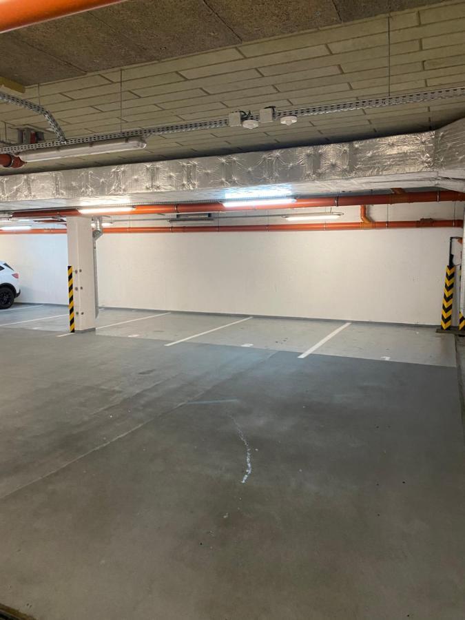 The Elite Suite II Downtown Ac & Garage Parking Bratislava Luaran gambar