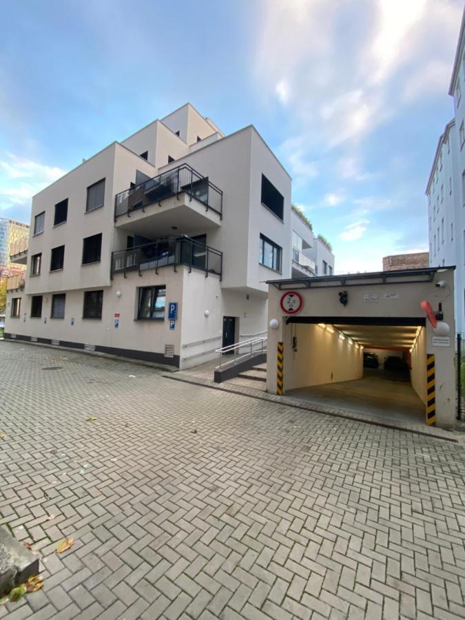 The Elite Suite II Downtown Ac & Garage Parking Bratislava Luaran gambar