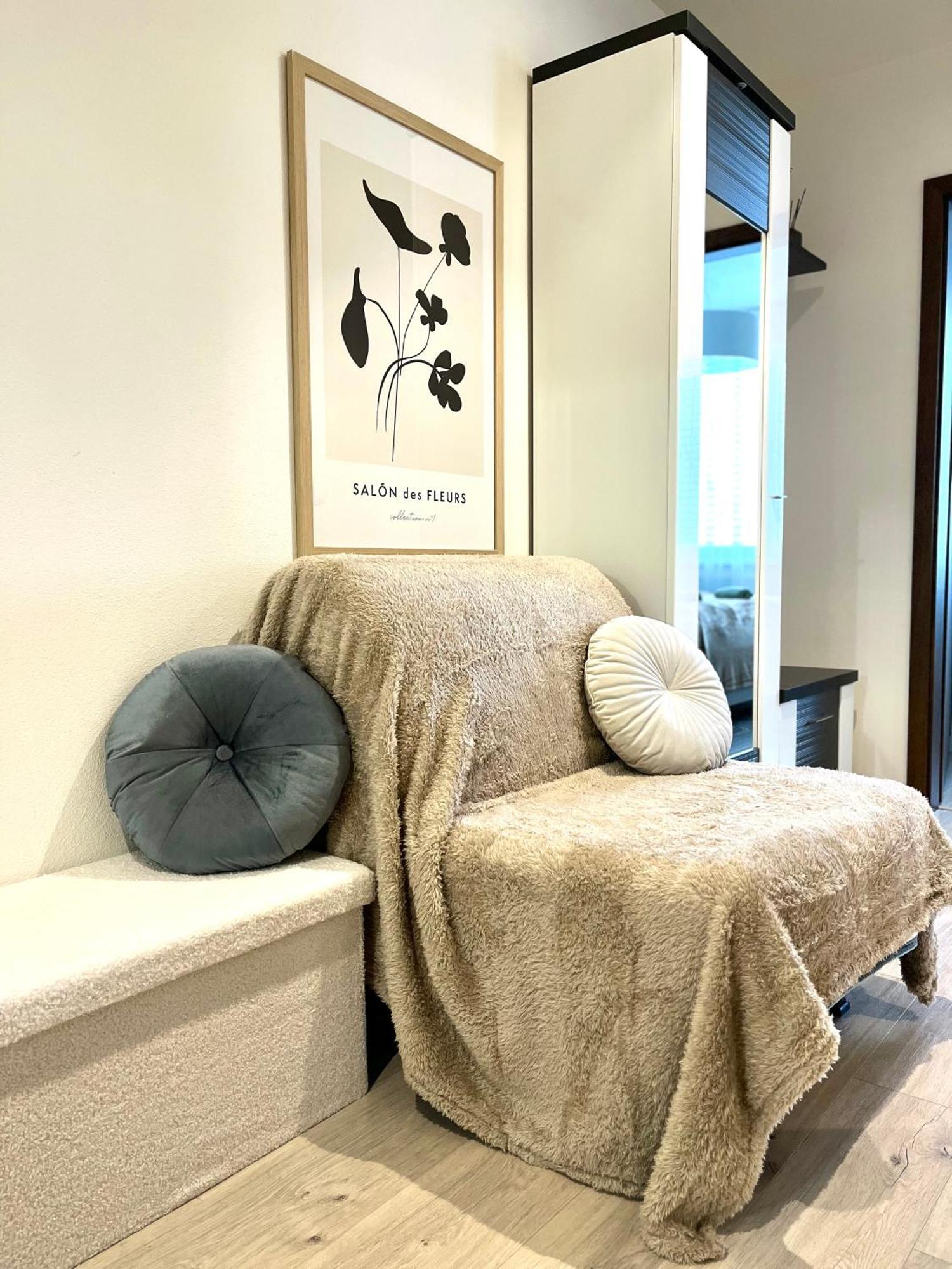 The Elite Suite II Downtown Ac & Garage Parking Bratislava Luaran gambar