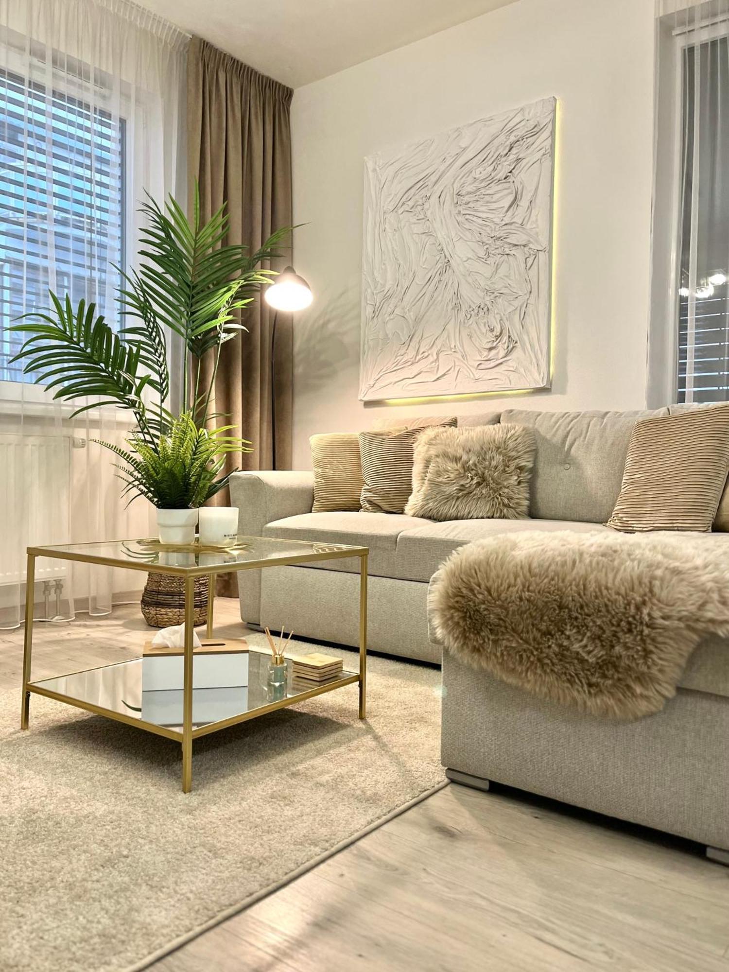 The Elite Suite II Downtown Ac & Garage Parking Bratislava Luaran gambar